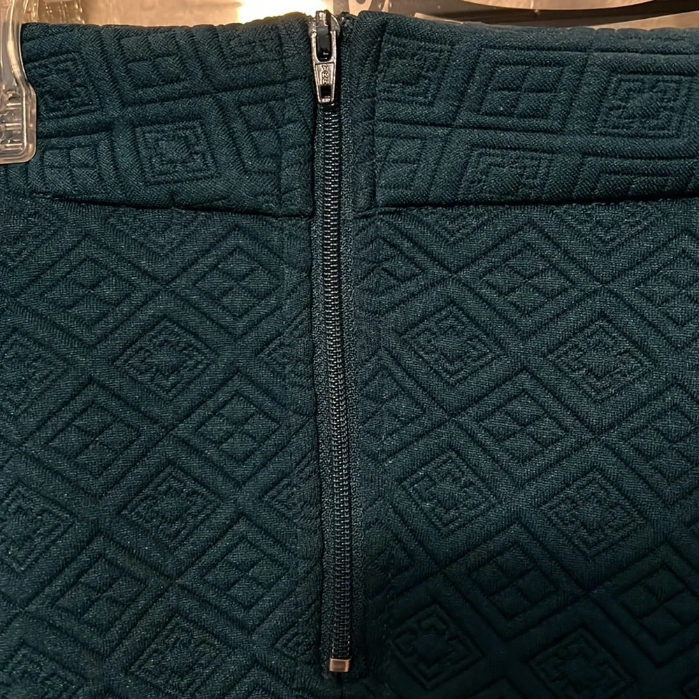 Torrid diamond knit skirt. NWT - never worn. Size 18. - Picture 5 of 6